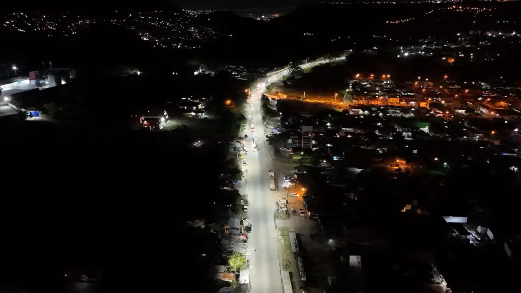 Ministro Erick Tejada inaugura proyectos de iluminación vial en Francisco Morazán